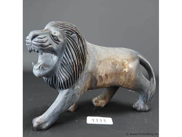 Antiek houten beeld van een leeuw - afbeelding 1 van  5