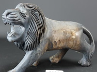 Antiek houten beeld van een leeuw - afbeelding 1 van  5