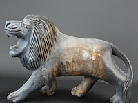 Antiek houten beeld van een leeuw - afbeelding 2 van  5