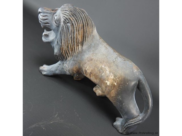 Antiek houten beeld van een leeuw - afbeelding 3 van  5