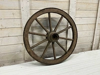 Antiek houten wagen wiel - afbeelding 2 van  4