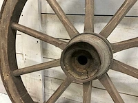 Antiek houten wagen wiel - afbeelding 3 van  4