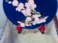 Antiek japans sierbord kunstwerk inclusief houten stand - afbeelding 5 van  6