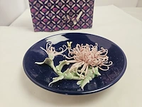 Antiek japans sierbord kunstwerk inclusief houten stand - afbeelding 3 van  5