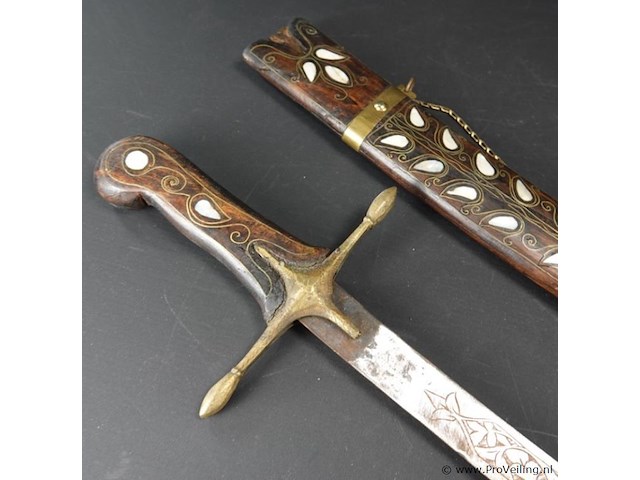 Antiek kromzwaard met schede - afbeelding 2 van  5