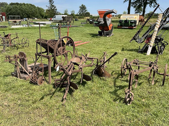 Antiek landbouw werktuig (6x) - afbeelding 1 van  8
