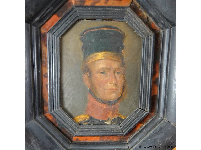 Antiek lijstje met aan beide zijden een portret - afbeelding 2 van  5
