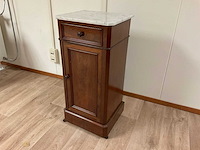 Antiek nachtkastje met marmeren blad - afbeelding 1 van  2