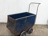 Antiek poppenwagen met step - afbeelding 3 van  9