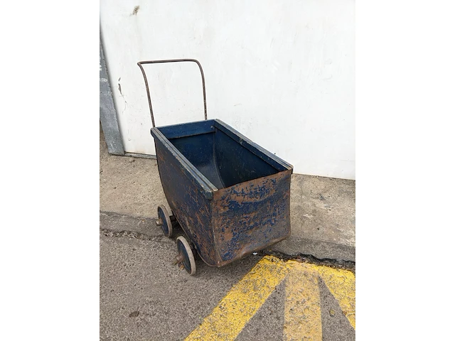 Antiek poppenwagen met step - afbeelding 5 van  9
