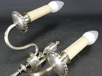 Antiek tinnen wandkandelaar tot lamp gemaakt - afbeelding 2 van  5