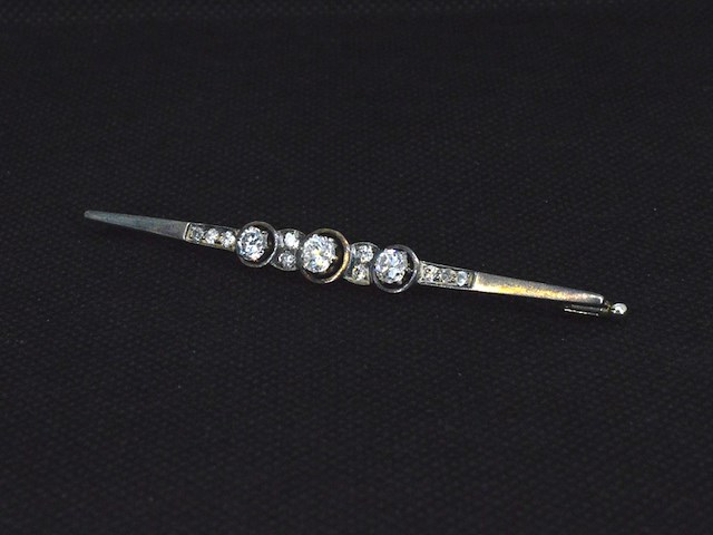 Antieke broche met natuurlijke oud geslepen diamanten - afbeelding 2 van  8