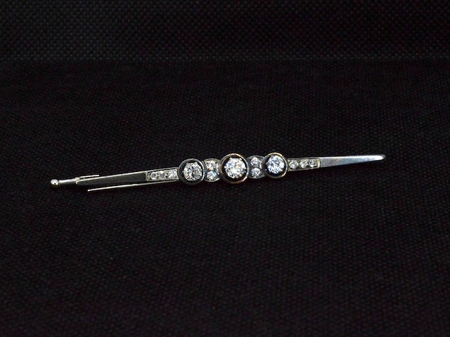 Antieke broche met natuurlijke oud geslepen diamanten - afbeelding 4 van  8