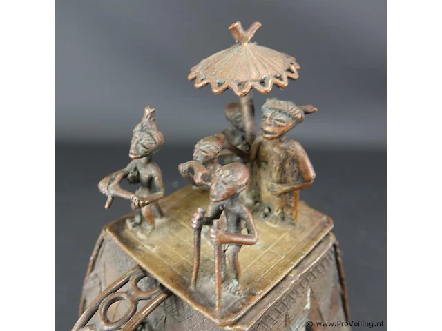 Antieke bronzen ashanti antieke bronzen goudstof pot - afbeelding 2 van  5
