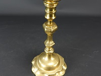 Antieke bronzen kandelaar - afbeelding 2 van  5