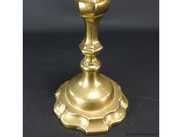 Antieke bronzen kandelaar - afbeelding 4 van  5