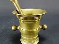 Antieke?. bronzen vijzel met stamper
