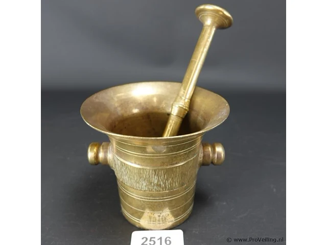 Antieke bronzen vijzel met stamper - afbeelding 1 van  5