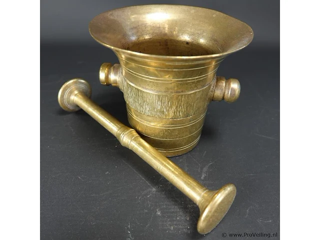 Antieke bronzen vijzel met stamper - afbeelding 3 van  5