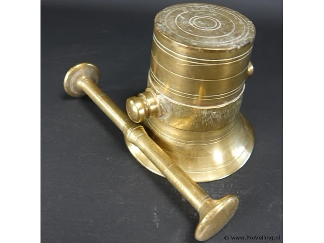 Antieke bronzen vijzel met stamper - afbeelding 4 van  5