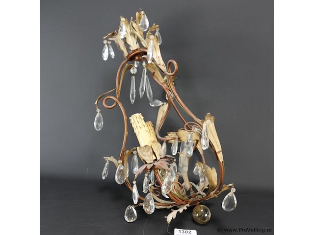 Antieke chandelier met kristallen tranen - afbeelding 1 van  5