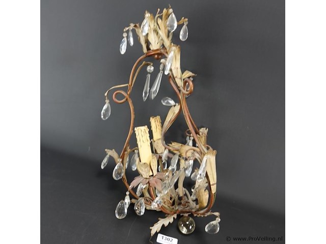 Antieke chandelier met kristallen tranen - afbeelding 2 van  5