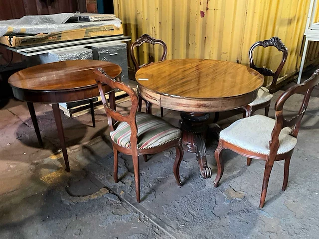 Antieke eetkamertafel - afbeelding 1 van  9