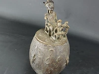 Antieke (eind19de eeuw) ashante kuduo bronzen goudstofpot - afbeelding 2 van  5