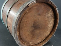 Antieke emmer met houten duimen en koperen hoepels - afbeelding 5 van  5