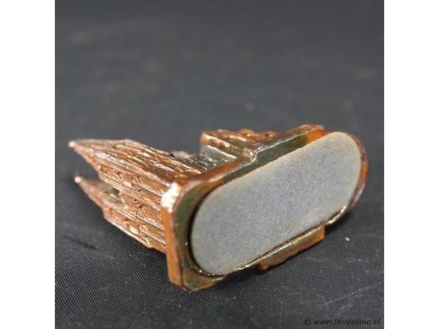 Antieke gegoten kerk - afbeelding 3 van  3