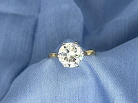 Antieke gouden ring met een grote natuurlijke oud geslepen diamant - afbeelding 1 van  10