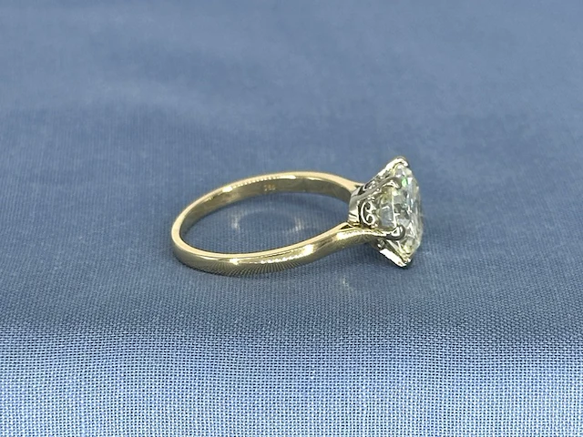 Antieke gouden ring met een grote natuurlijke oud geslepen diamant - afbeelding 9 van  10