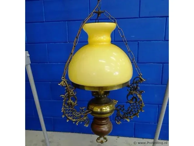 Antieke hanglamp met opaline kap - afbeelding 2 van  5