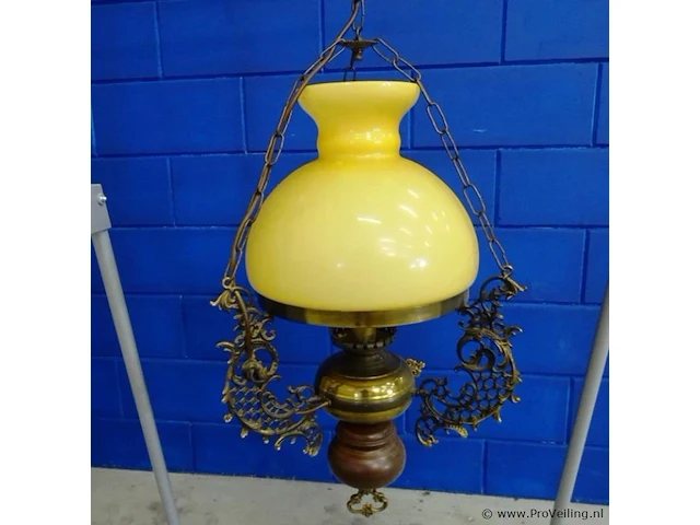 Antieke hanglamp met opaline kap - afbeelding 2 van  5