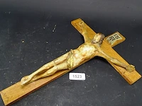 Antieke houten crucifix met vruchtenhouten corpus - afbeelding 2 van  5