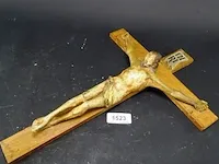 Antieke houten crucifix met vruchtenhouten corpus - afbeelding 2 van  5