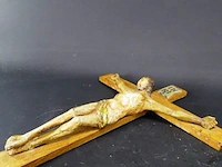 Antieke houten crucifix met vruchtenhouten corpus - afbeelding 4 van  5