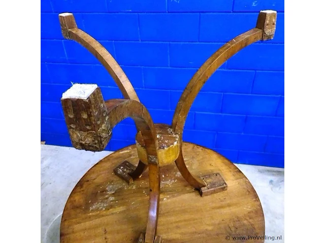 Antieke houten tafel met fraai snijwerk in bijzonder gevormd onderstel - afbeelding 5 van  5