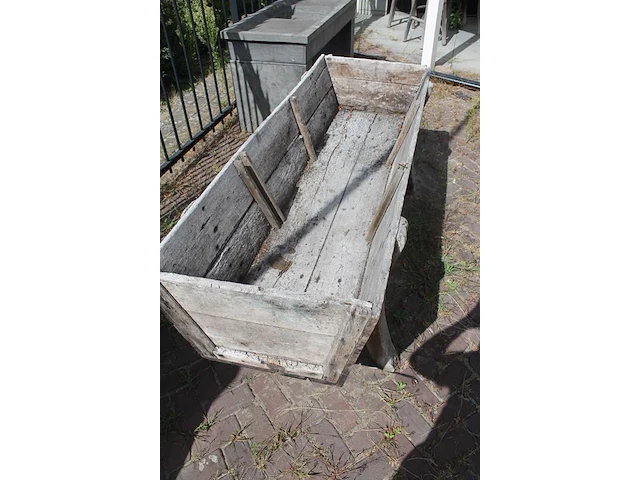 Antieke houten trog. afmeting 200 x 73 x 72 cm. - afbeelding 2 van  3