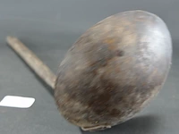 Antieke ijzeren lepel met houten steel - afbeelding 2 van  5