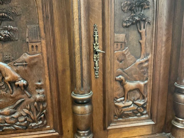 Antieke kast met houtsnijwerk, jacht - afbeelding 5 van  6