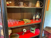 Antieke kast met inhoud - afbeelding 3 van  13