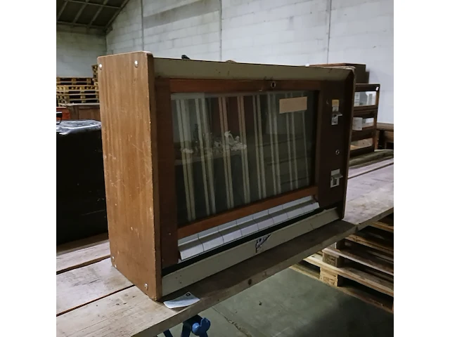 Antieke kast met kassa en sigarettenautomaat - afbeelding 9 van  26