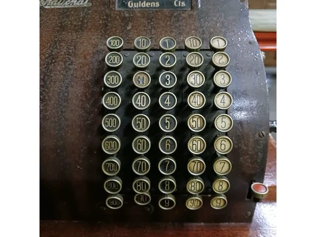 Antieke kast met kassa en sigarettenautomaat - afbeelding 22 van  26