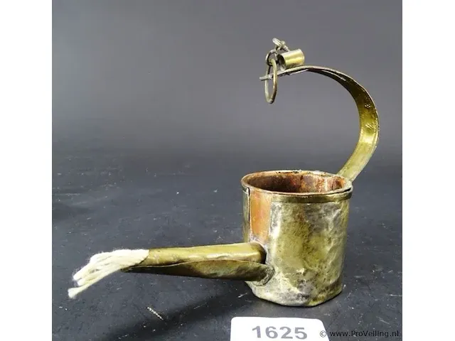 Antieke koperen olielamp - afbeelding 1 van  3
