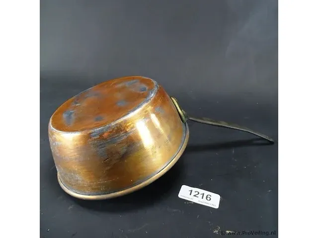 Antieke koperen steelpan - afbeelding 1 van  5