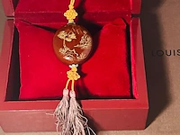 Antieke netsuke houten figurine met paarse jade - afbeelding 2 van  4