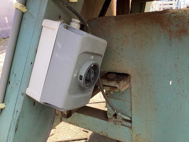 Antieke slijpmachine/slijpsteen - afbeelding 5 van  5