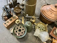 Antieke spullen lamp, telefoon, asbak, koper - afbeelding 5 van  11