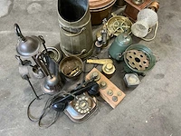 Antieke spullen lamp, telefoon, asbak, koper - afbeelding 6 van  11